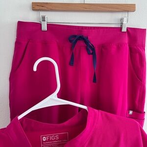 Figs Women's Pink Scrub Set